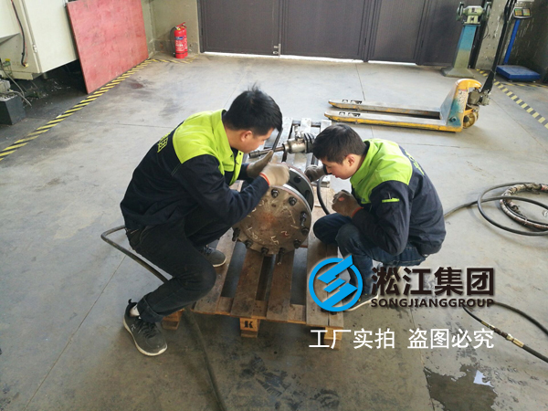 新年新開始 產品質量第一為重要 DN250橡膠接頭壓力檢測培訓 新年新開始 產品質量第一為重要 DN250橡膠接頭壓力檢測培訓