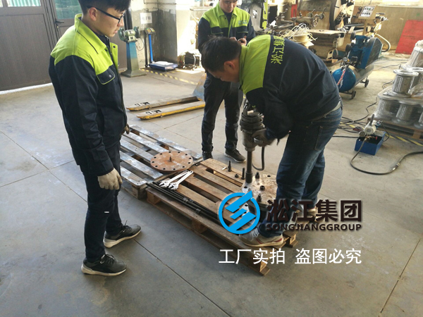 新年新開始 產品質量第一為重要 DN250橡膠接頭壓力檢測培訓 新年新開始 產品質量第一為重要 DN250橡膠接頭壓力檢測培訓