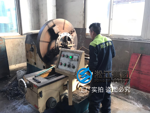 【生產現場】橡膠接頭開槽法蘭生產現場 【生產現場】橡膠接頭開槽法蘭生產現場