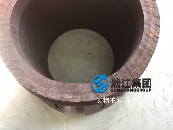 【發(fā)貨現(xiàn)場】長江抽水橡膠軟管接頭發(fā)往重慶豐都縣水泥廠 【發(fā)貨現(xiàn)場】長江抽水橡膠軟管接頭發(fā)往重慶豐都縣水泥廠