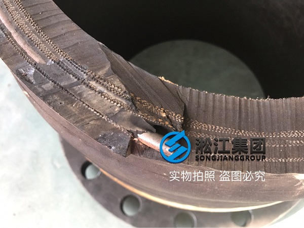 【發(fā)貨現(xiàn)場】長江抽水橡膠軟管接頭發(fā)往重慶豐都縣水泥廠 【發(fā)貨現(xiàn)場】長江抽水橡膠軟管接頭發(fā)往重慶豐都縣水泥廠