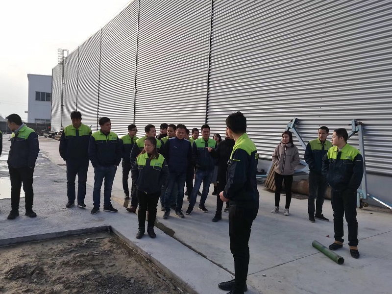 南通工廠上班第一天進行全面培訓 南通工廠上班第一天進行全面培訓