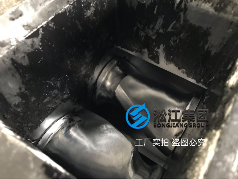 為了把控橡膠接頭膠料穩定性實驗室新增一臺三升密煉機 為了把控橡膠接頭膠料穩定性實驗室新增一臺三升密煉機