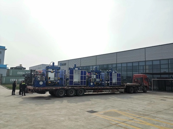 全自動橡膠接頭硫化機陸續(xù)進廠“響應國家2025智能制造” 全自動橡膠接頭硫化機陸續(xù)進廠“響應國家2025智能制造”