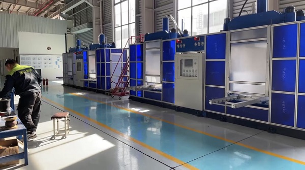 全自動橡膠接頭硫化機陸續(xù)進廠“響應國家2025智能制造” 全自動橡膠接頭硫化機陸續(xù)進廠“響應國家2025智能制造”
